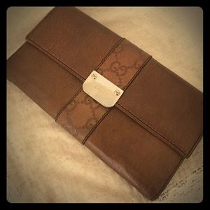Gucci wallet authentic